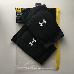 BRAND NEW Under Armour volleyball knee pads